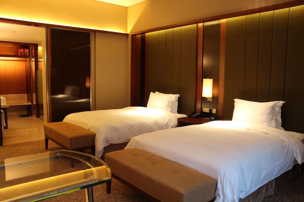 Hilton Nanjing Riverside Екстер'єр фото