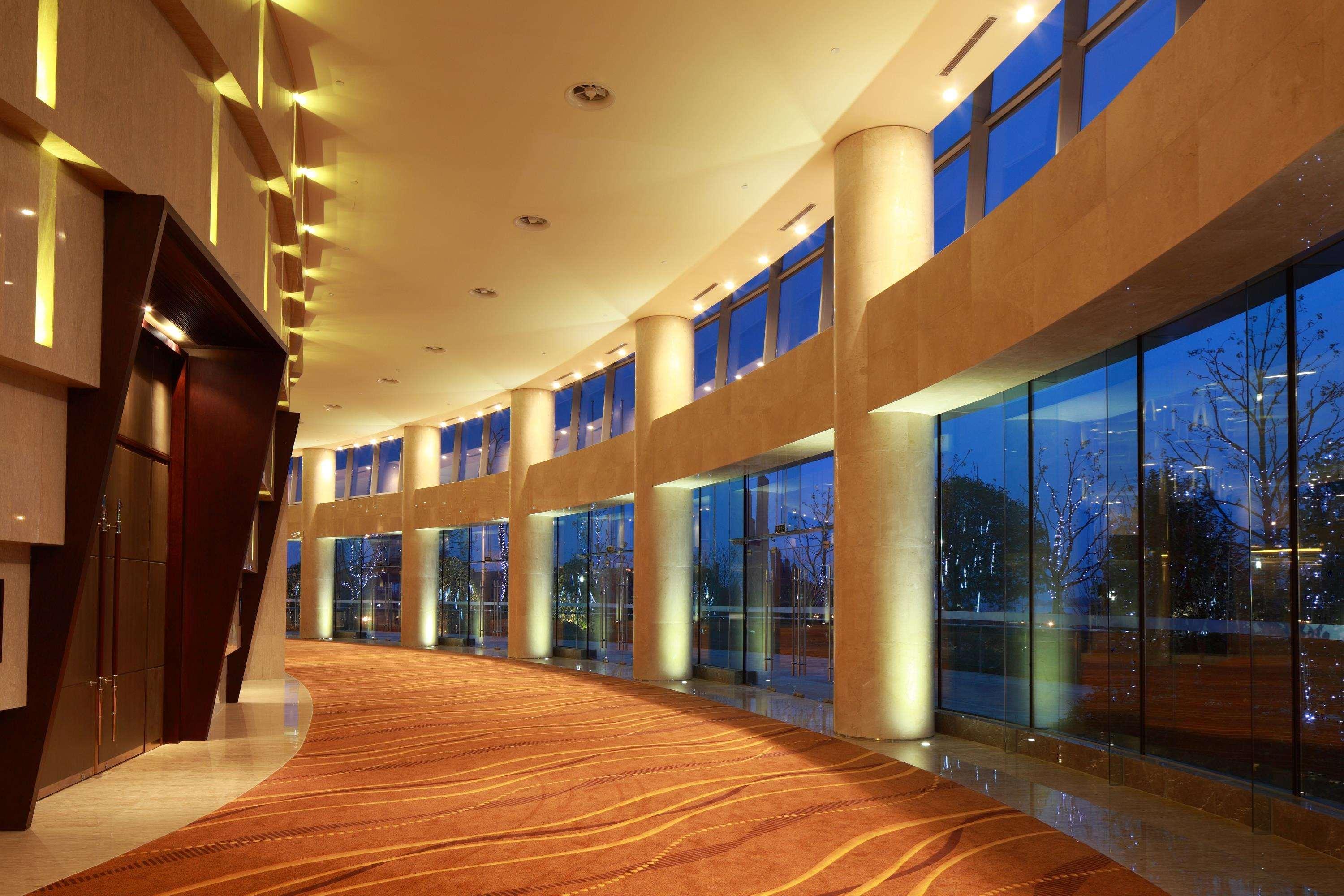 Hilton Nanjing Riverside Інтер'єр фото