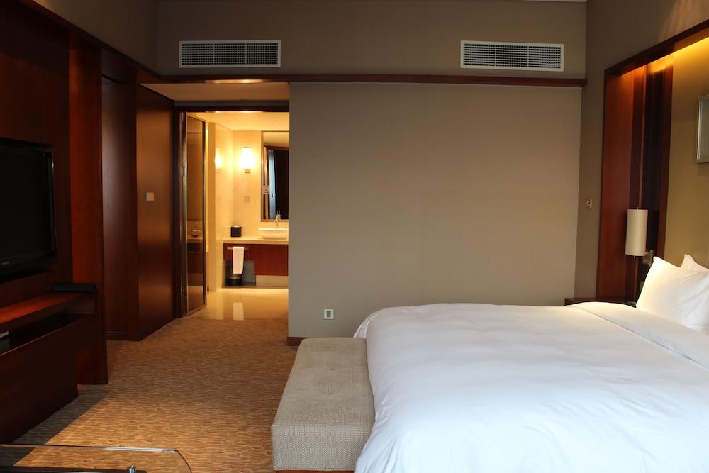 Hilton Nanjing Riverside Екстер'єр фото