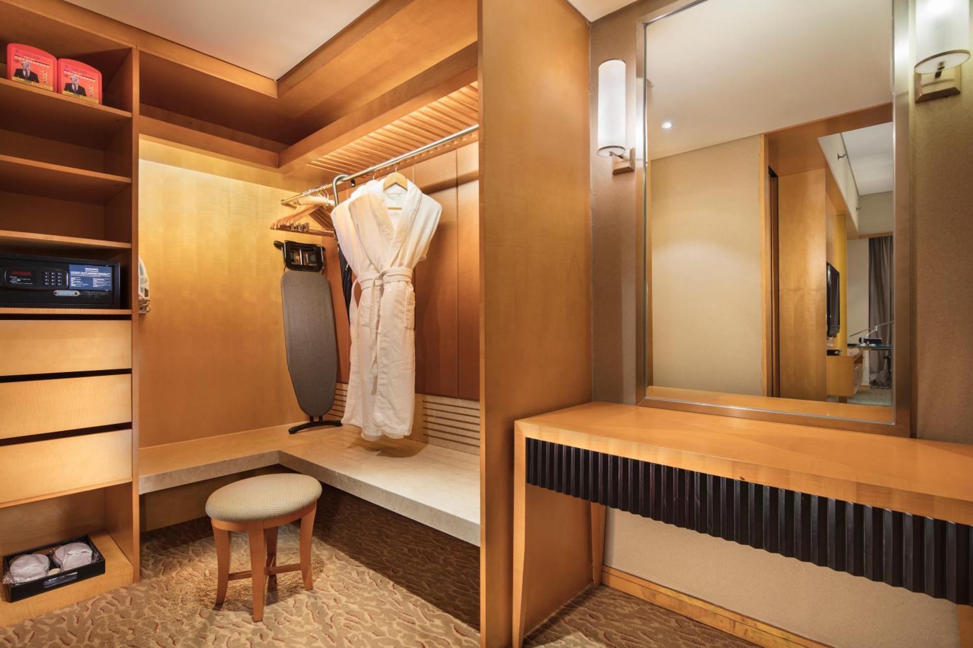 Hilton Nanjing Riverside Екстер'єр фото