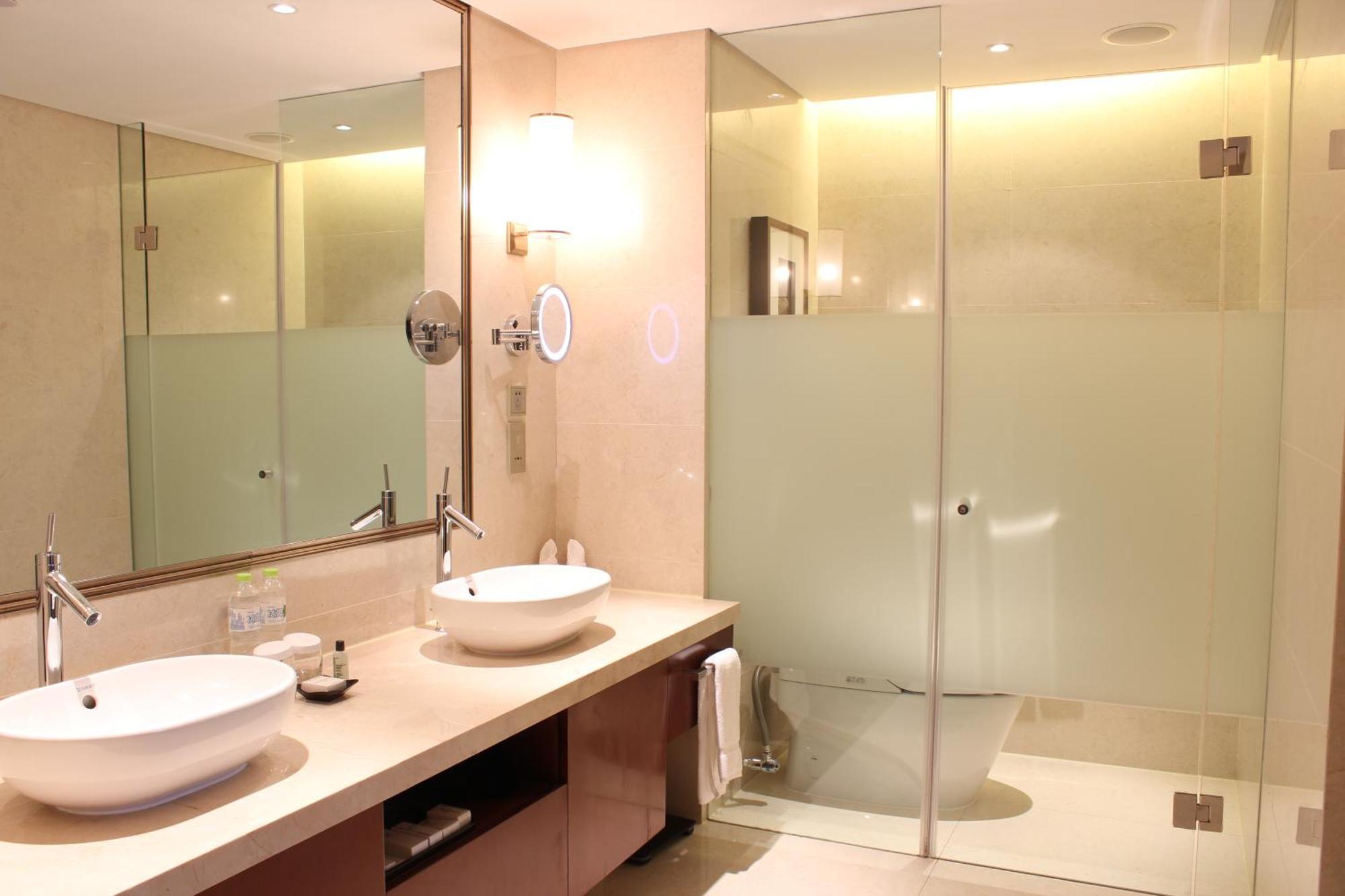 Hilton Nanjing Riverside Екстер'єр фото