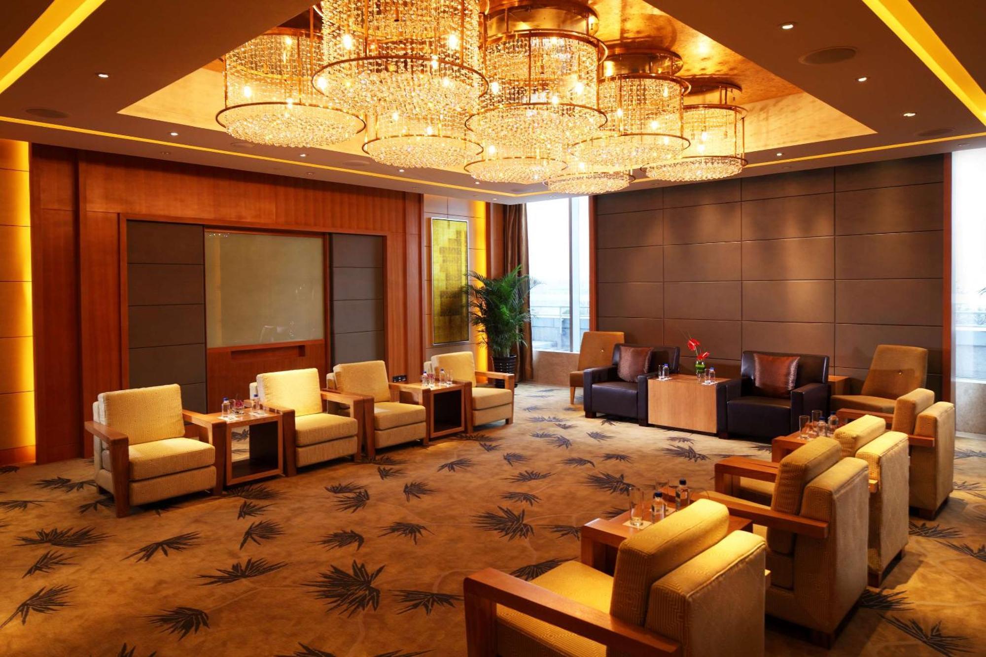 Hilton Nanjing Riverside Екстер'єр фото